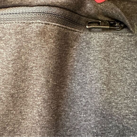 Lululemon Heathered gray Discipline straight leg stretch sweatPant 32” small - Picture 8 of 9